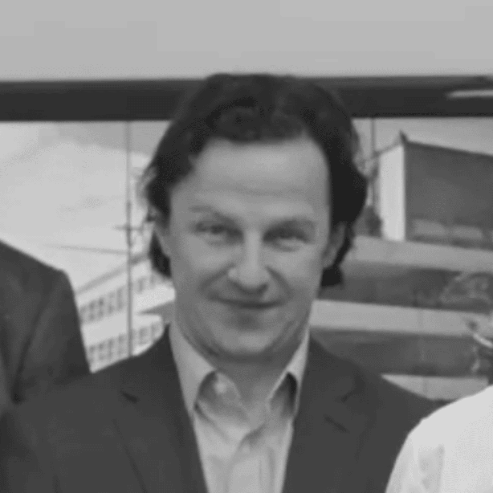 Expert Profile Pictrue
